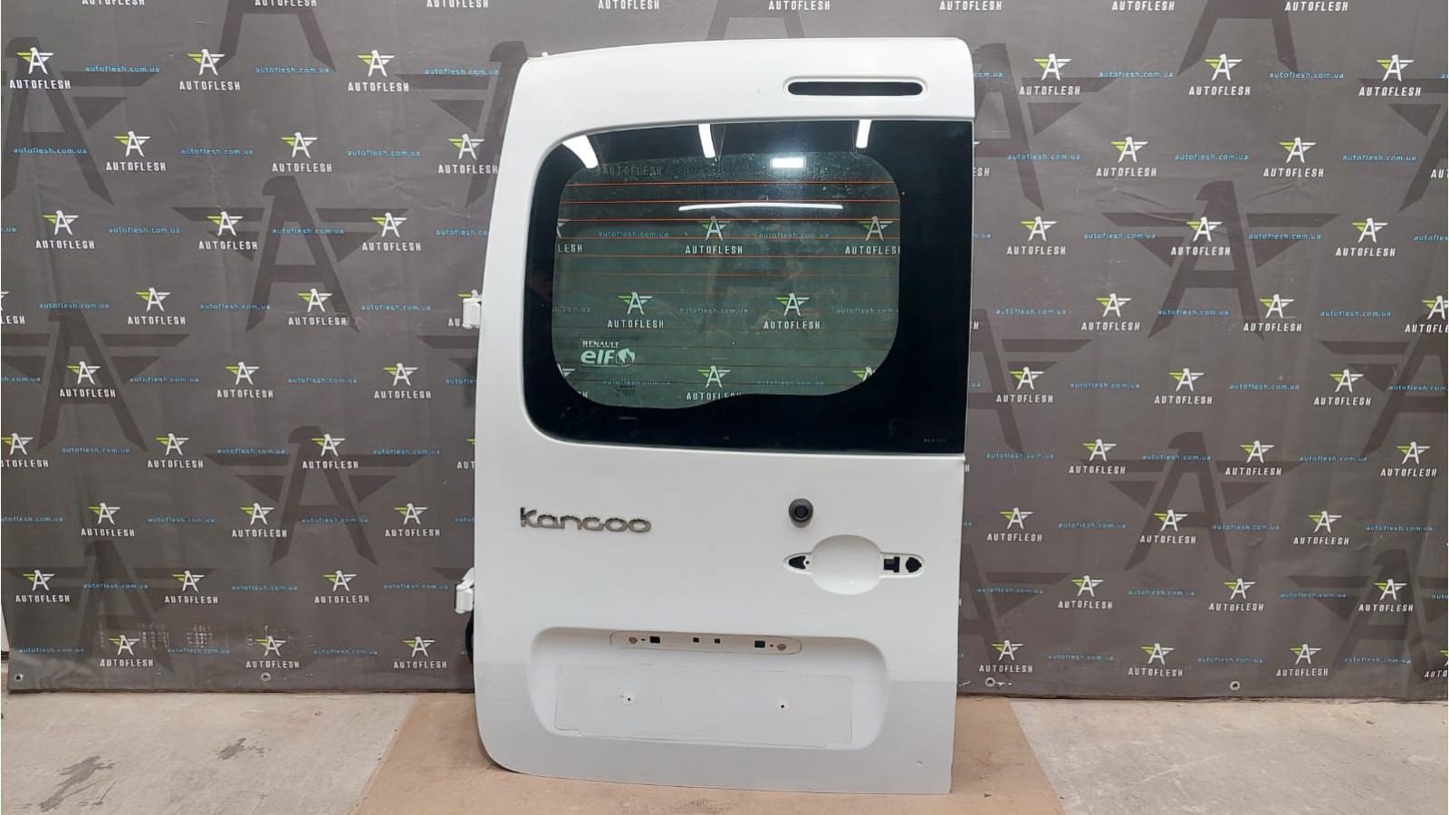 Дверь задняя левая распашная белая 7751478138, 901013297R Renault Kangoo 2 бу